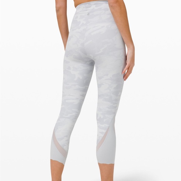 Lululemon Wunder-Under Scalloped Hem Leggings - Picture 3 of 11